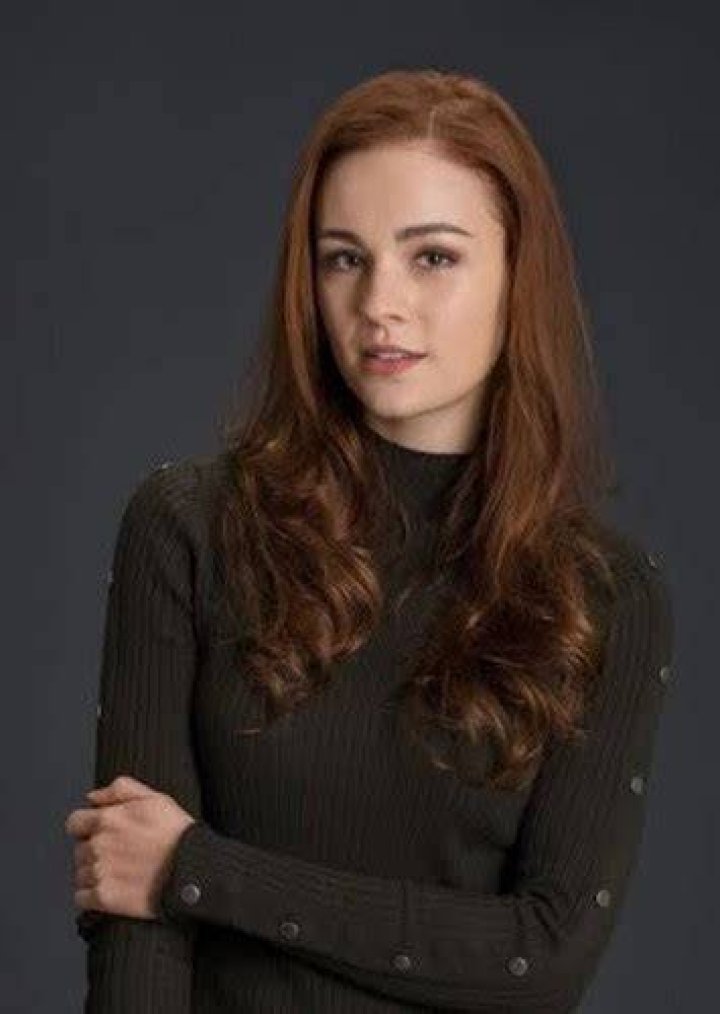Fan Casting Holland Roden as Lily Evans in The Marauders on myCast