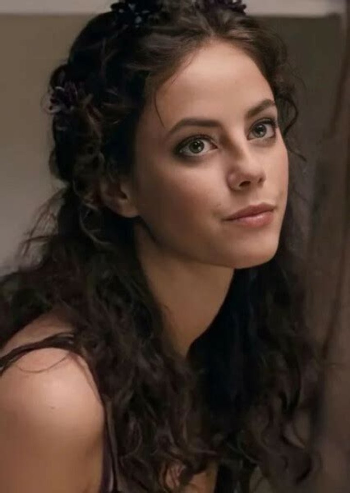 Fan Casting Kaya Scodelario as Lucy in Expectation on myCast