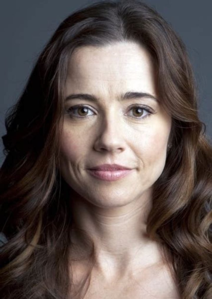 Fan Casting Linda Cardellini as ER in Pick Your Favourite TV Character From Each Show on myCast