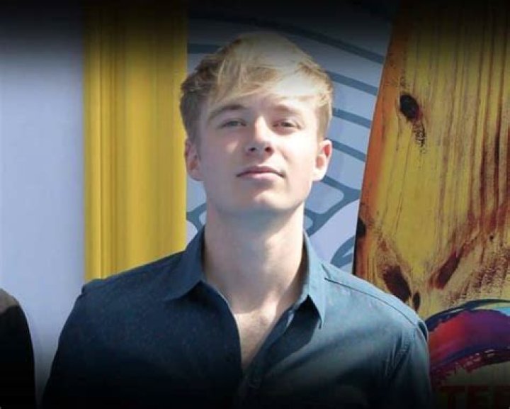Fan Casting Sam Golbach as November 27 in Celebrity Birthday Calendar on myCast