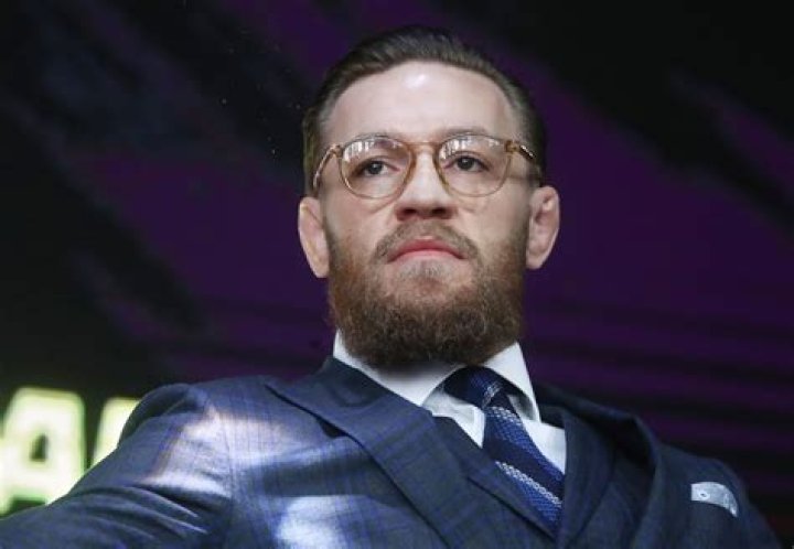 Fans Have a Laugh Riot as Conor McGregor Displays His Photoshop Skills: “Yes
Queen Work It”