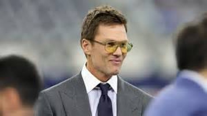 “Getting Drunk Before You Get Implants Doesn’t Count”: Tom Brady’s Slovakian
Admirer Fails to Convince Fans With Her “Huge Bre**t” Story