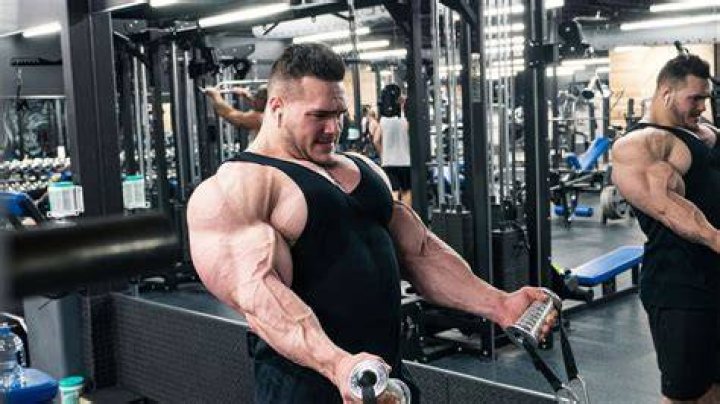 Giving His 22.75-Inches Arms a Massive Pump, Bodybuilding Mutant Nick Walker
Pushes Himself to Clinch Olympia Title This Year