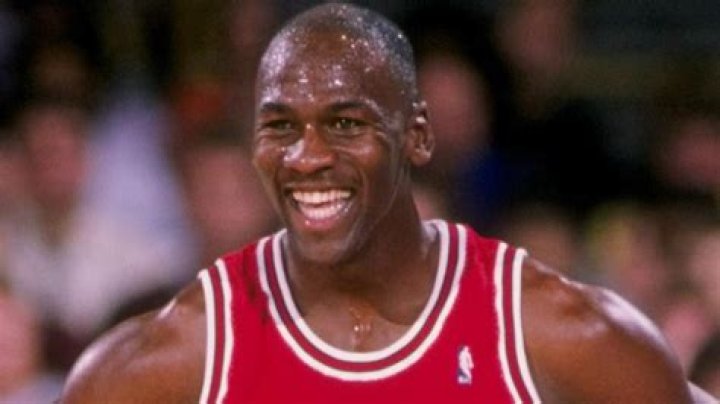 “Gonna Be A Long Fu**ing Night”: When Michael Jordan Trash Talked His Opponent
By Walking Into Their Locker Rooms