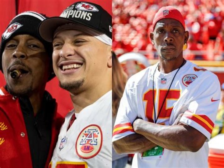 “Good Things Come From Ancestors” – Rare Photo of Patrick Mahomes in MLB Uniform
With His Father Floors Fans