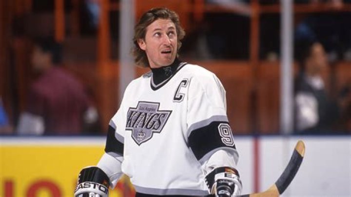 “Had to Go and See David Beckham Play”: NHL GOAT Wayne Gretzky Was Once Left
Awestruck by the English Legend’s Skills in 2015