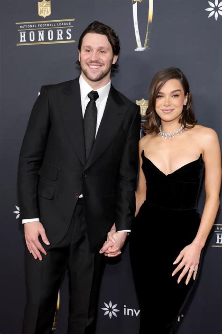 Hailee Steinfeld and Josh Allen Have a Night Out in N.Y.C. Photos