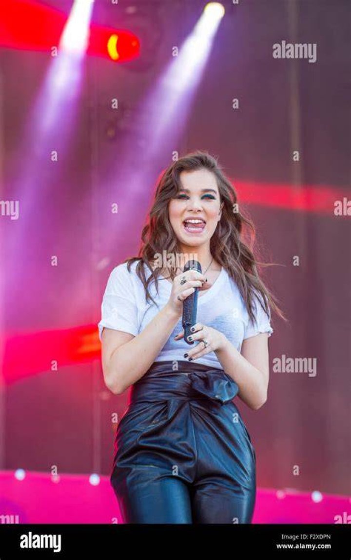 Hailee Steinfeld's Rumored BF Josh Allen Says He Felt 'Gross' Over