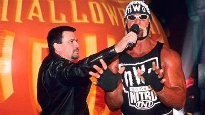 Halloween Havoc 1998: Hollywood Hogan vs. Warrior