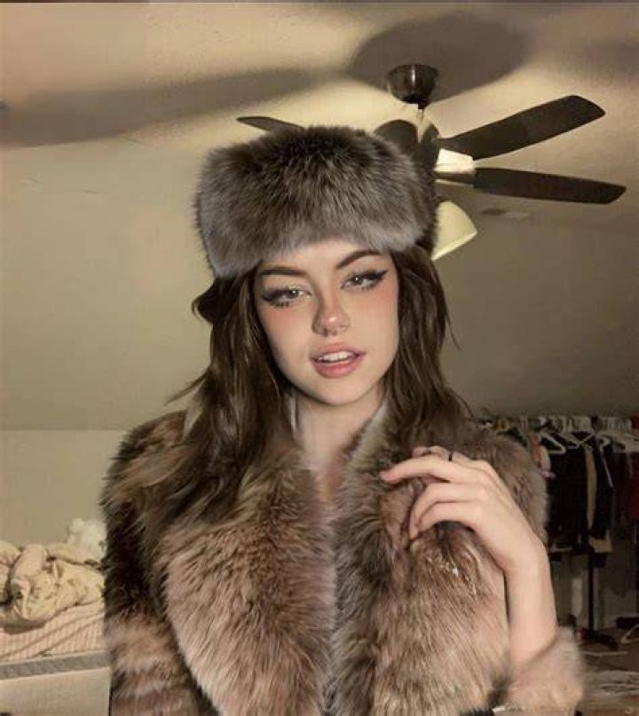 Hannah owo in fur by privet6943 on DeviantArt