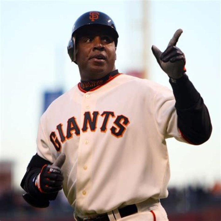 “He Doesn’t Answer Questions” – Controversial Giants Legend Barry Bonds’ Once
Faced Immense Teammate Slack After “Questionable” Media Antics