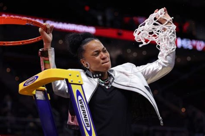 How Coach Dawn Staley Is Fighting For Racial Justice POPSUGAR Fitness