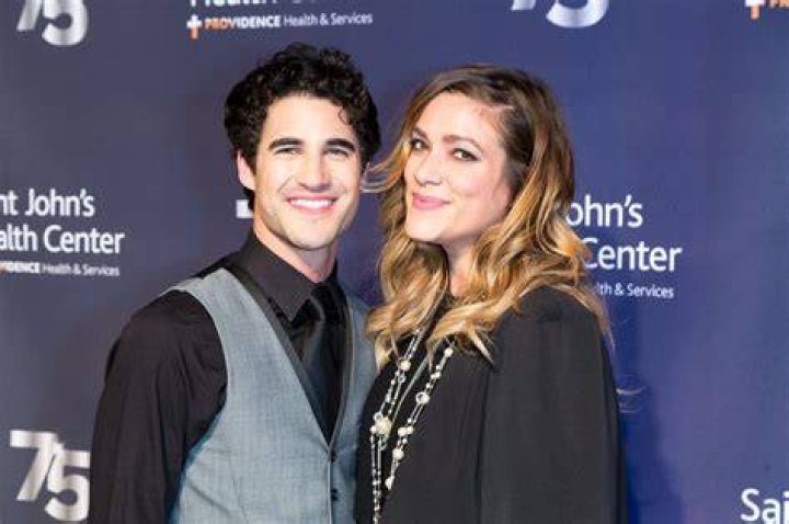 How did Darren Criss meet Mia Swier? Celebrity.fm 1 Official Stars