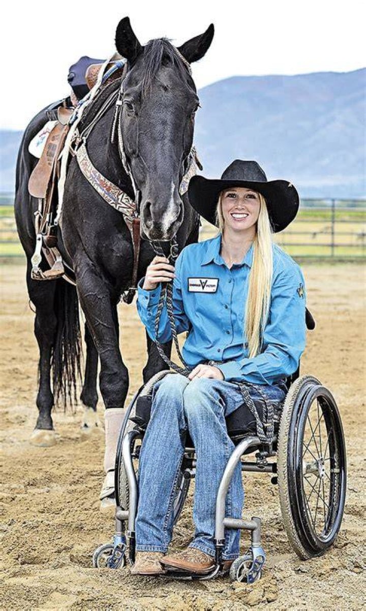 Inspiring Cowgirl Amberley Snyder Cowgirl Magazine Rodeo Horses