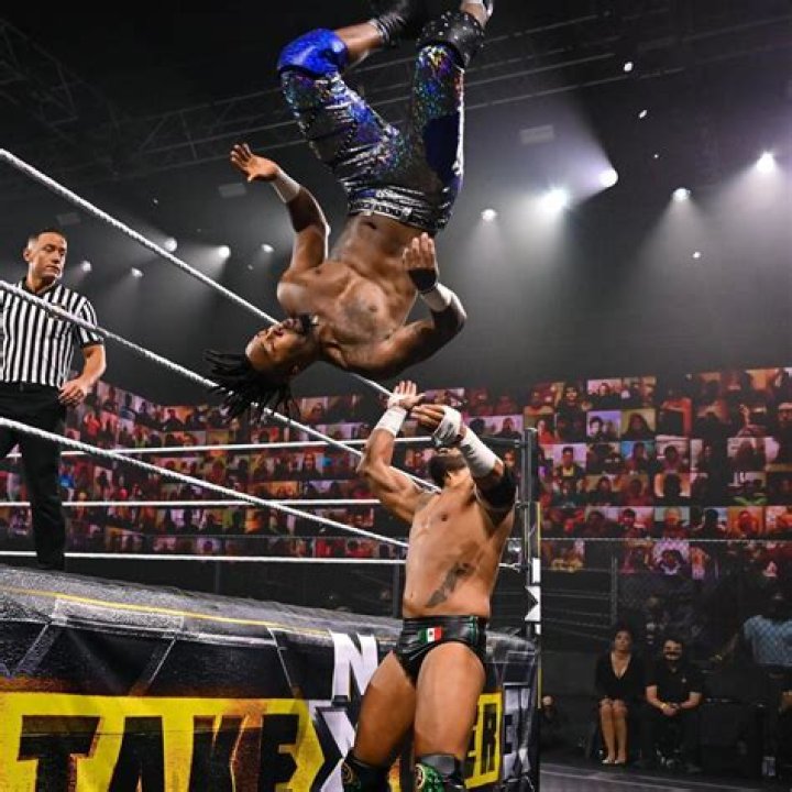 Isaiah Swerve Scott vs. Santos Escobar (NXT Cruiserweight Championship Match) 