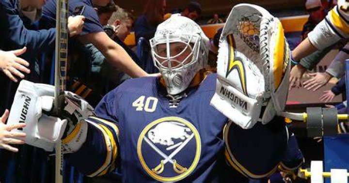 Islanders' Robin Lehner Reveals His Battle With Addiction & Bipolar Disorder
