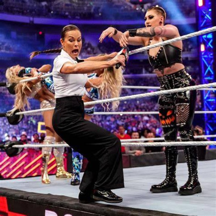 Ivory and Rhea Ripley in the 2022 Royal Rumble