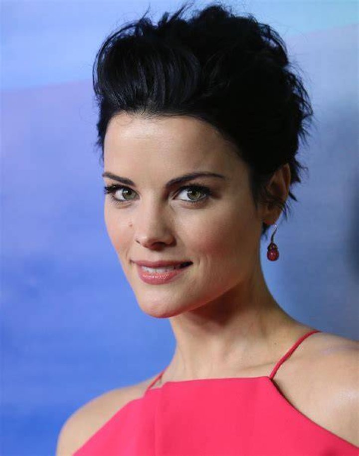 Jaimie Alexander as Sabrina Galloway in Prototype 2