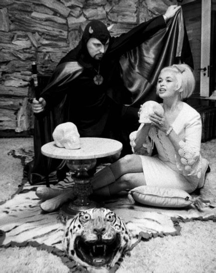 Jayne Mansfield (Dead Blondes Episode 9) &mdash; You Must Remember This