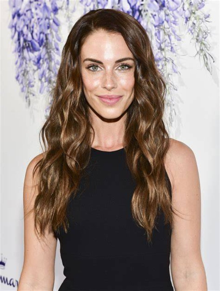Jessica Lowndes is currently in a Relationship with Jeremy Bloom, But