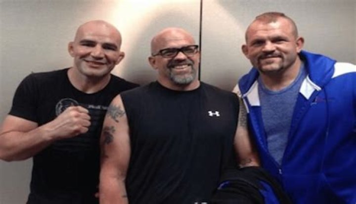 John Hackleman Quits Cornering After Failing To Protect 43-Year-Old Glover
Teixeira: “I’m Never Going To Work a Corner Again”