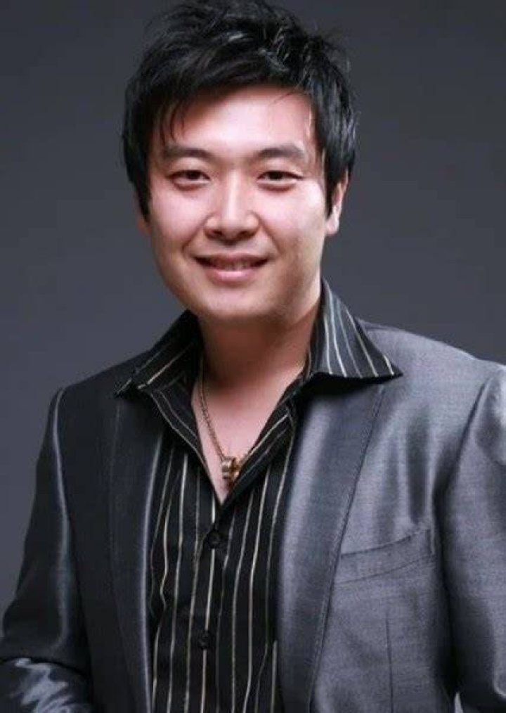 Joon Hwang Fan Casting for Me Chat | myCast
