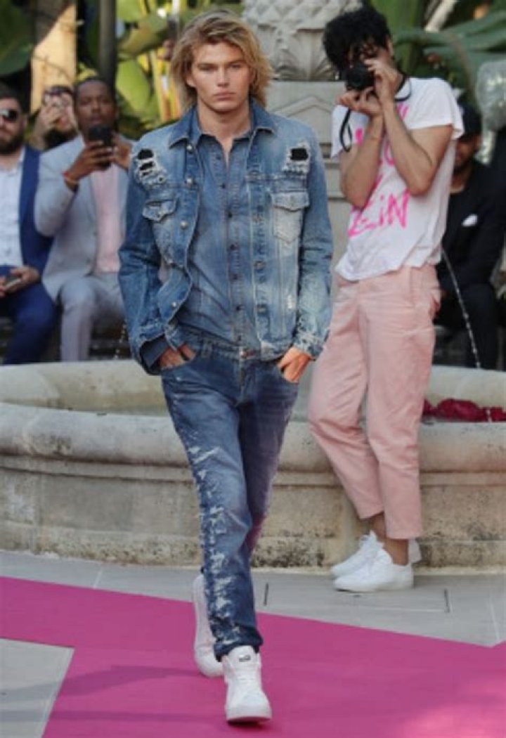 Jordan Barrett Biography, Height & Life Story Super Stars Bio