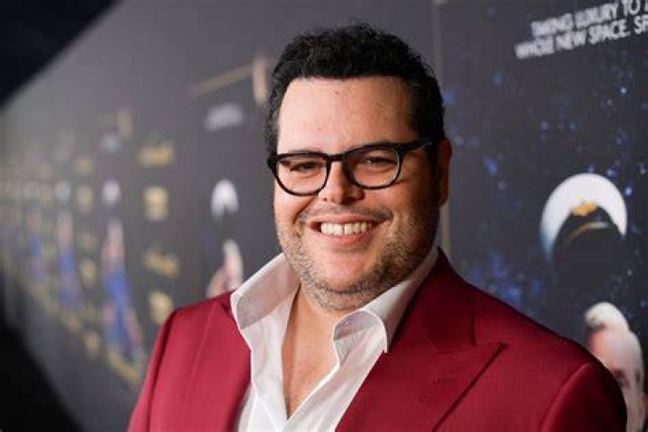 Josh Gad as Hugo in The Hunchback of Notre Dame