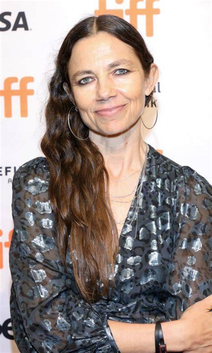 Justine Bateman, Former &ldquo;Family Ties&rdquo; Star, Opens Up About Choosing to