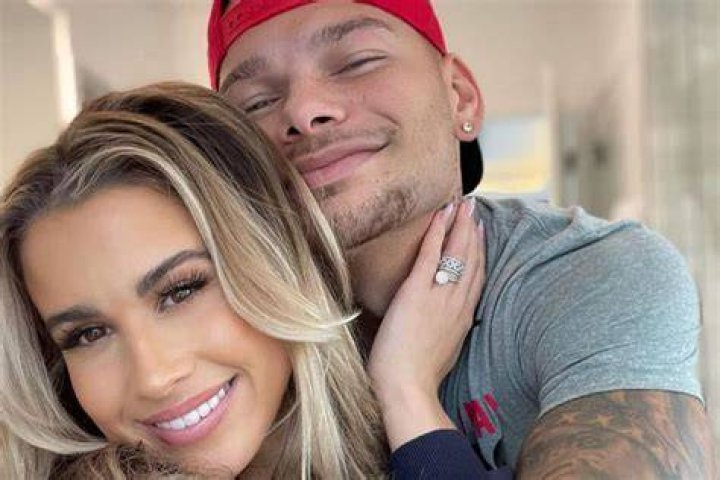 Kane Brown & His Wife Katelyn Brown Are All Smiles In New Photo With