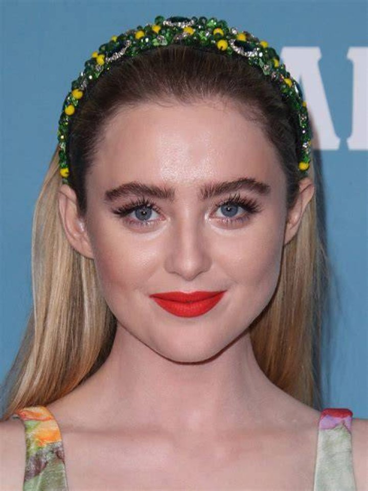 Kathryn Newton as Sharon in The Social Network (TV Show) 