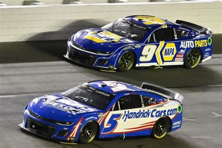 Kevin Harvicks’ Honours Beats Out Hendrick Motorsports Legend at Legendary Final
Race at Homestead Miami