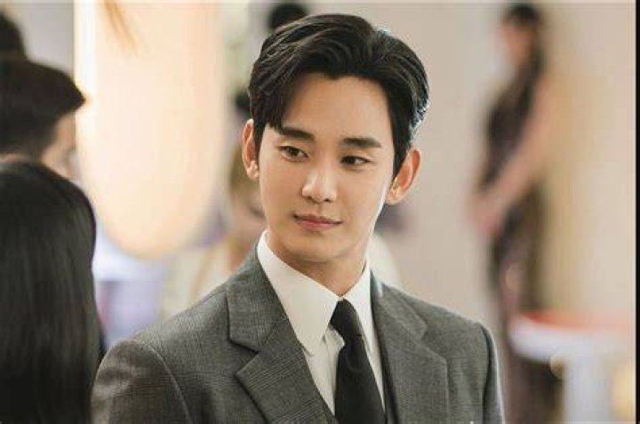 Kim Soo Hyun's Dating Life: A Deep Dive Into The Heartthrob's Romantic Journey
