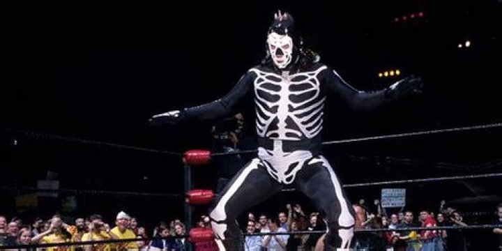 La Parka Dancing Cropped