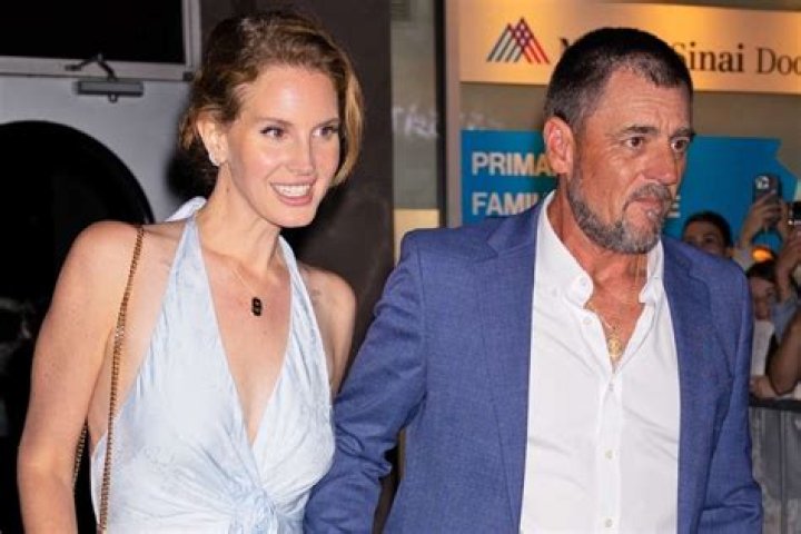 Lana Del Rey's Boyfriend: Unraveling The Mystery Behind Her Romantic Life