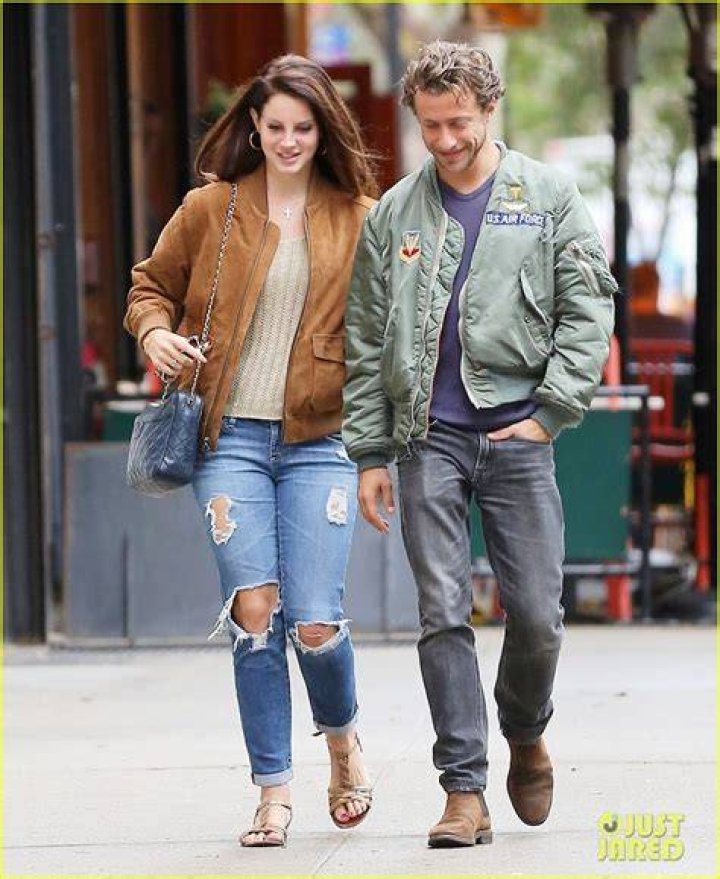 Lana Del Rey Only Has Eyes for Boyfriend Francesco Carrozzini! Photo