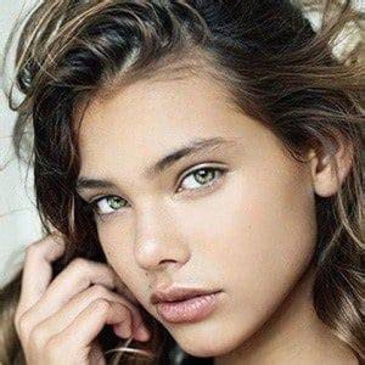 Laneya Grace Bio, Facts, Family Life of Model