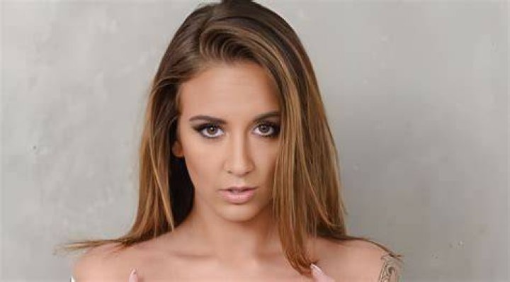 Layla London Wiki, Bio, Net Worth, Boyfriend, Height, Weight, Age