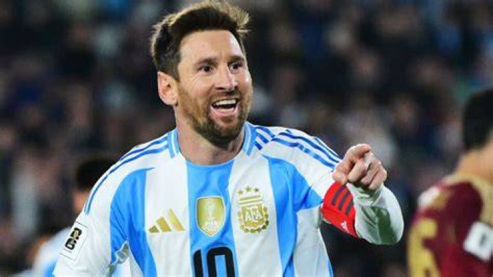 “Leo Is Not to Be Touched” – Spanish Analyst Comes to Lionel Messi’s Defence
After Reports of PSG’s Ballon d’Or Lobbying Surface