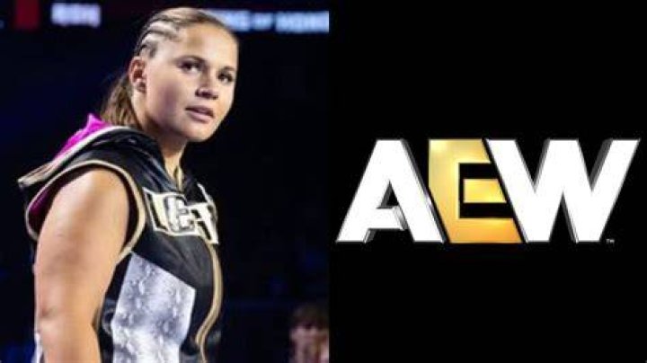 Leyla Hirsch makes her AEW entrance 
