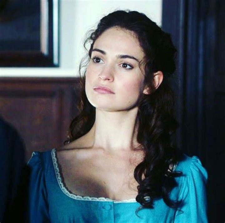 Lily James as Elizabeth 'Liz' James in The Parent Trap (TV Show) 
