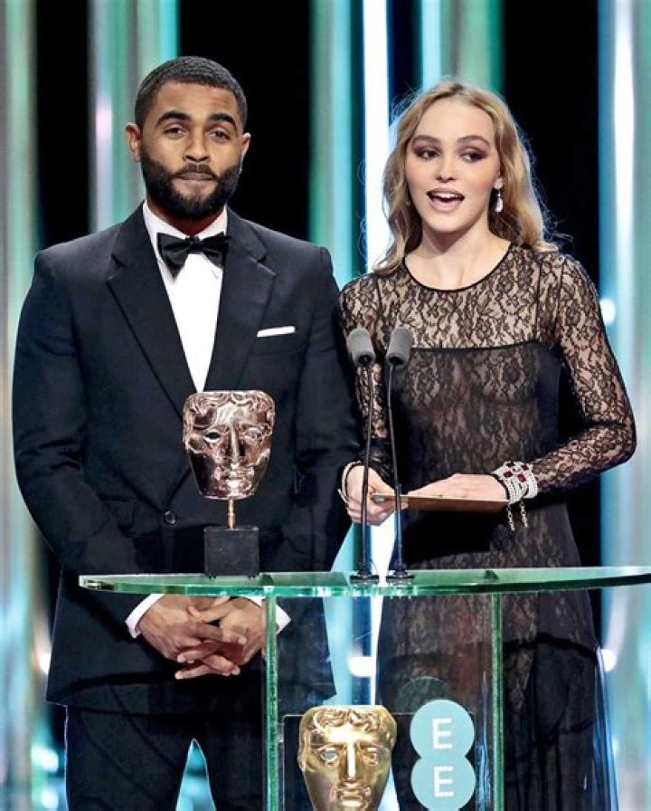 Lily with British actor Anthony Welsh in the ceremony of the BAFTA
