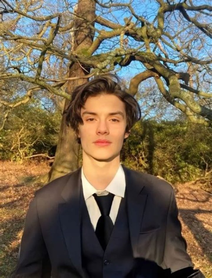 Louis Partridge as Charlie Spring in Heartstopper