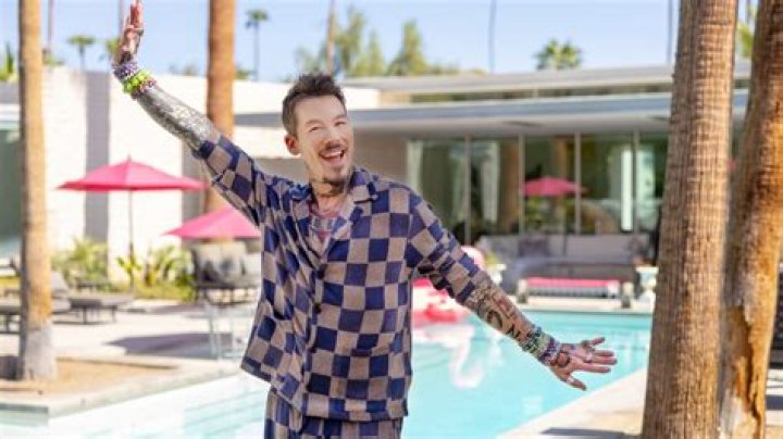 &lsquo;Dream Home Makeover&rsquo; Hosts Their Third Child