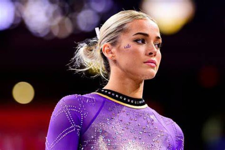 LSU Gymnast Livvy Dunne Enjoys The Hawt Girl Walk In Vuori Fit