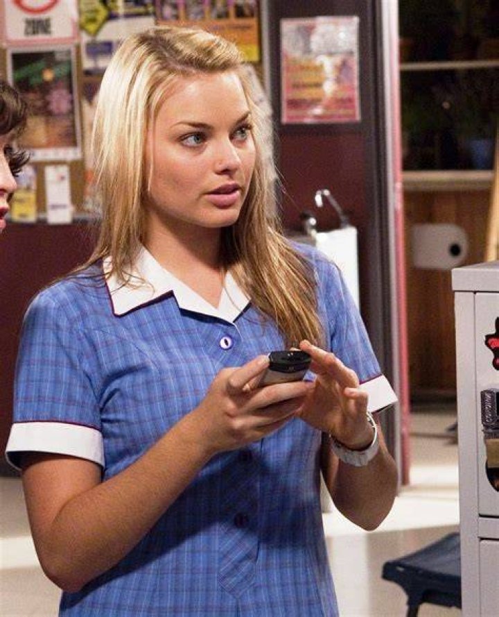 Margot Robbie as Seven of nine in Star trek Voyager movie (2005)