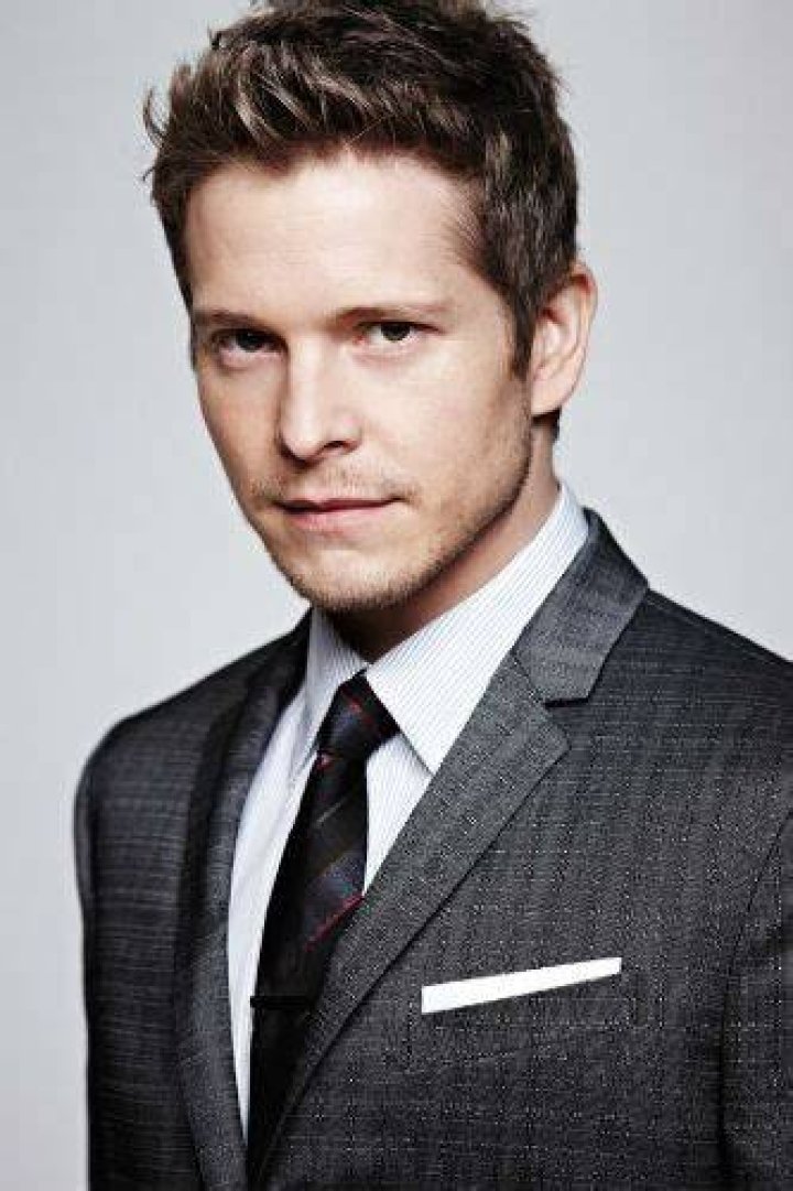 Matt Czuchry Biography with Age, Height, Girlfriend & Family