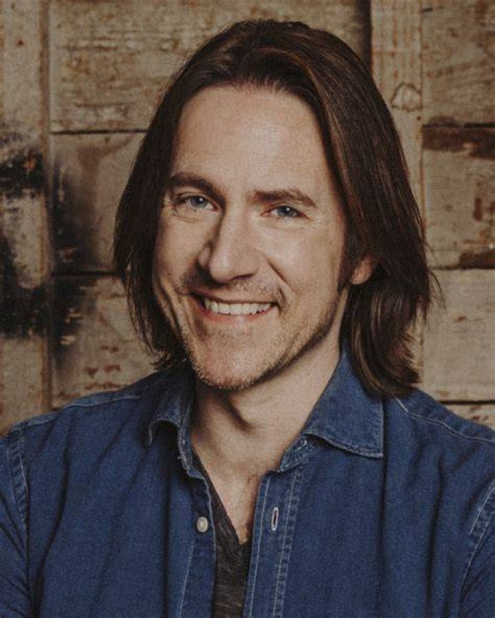 Matthew Mercer as Gazerbeam/Simon J. Paladino in The Incredibles: The Fallen Supers Voice Cast