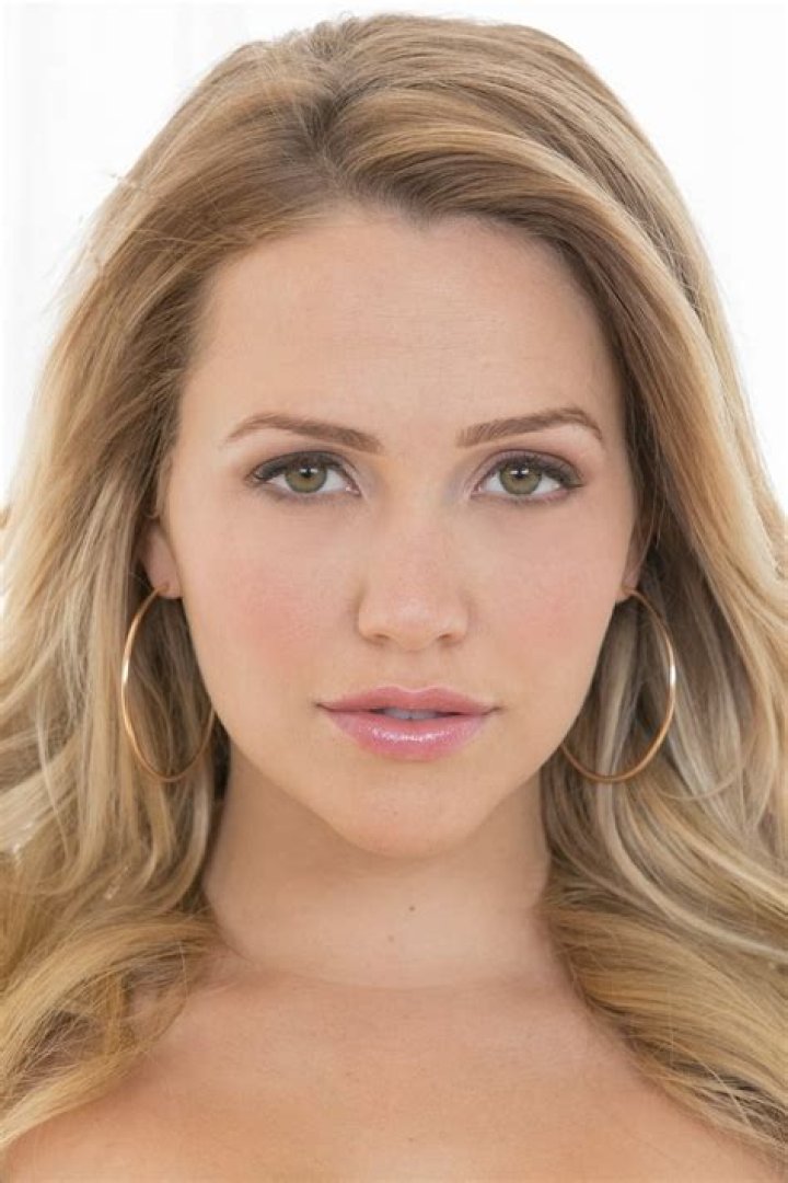 MIA MALKOVA Sexy Women Worldwide... Pinterest Dresses, Sexy and