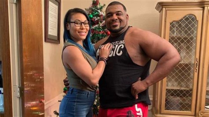 Mia Yim and Keith Lee wedding image